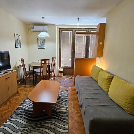 Lovely Square Apartment Purple Velvet Scopia Exterior foto