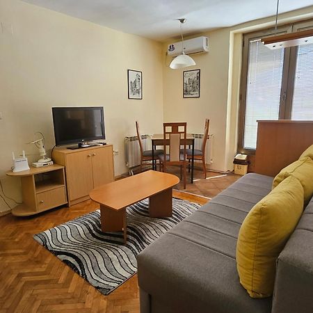 Lovely Square Apartment Purple Velvet Scopia Exterior foto