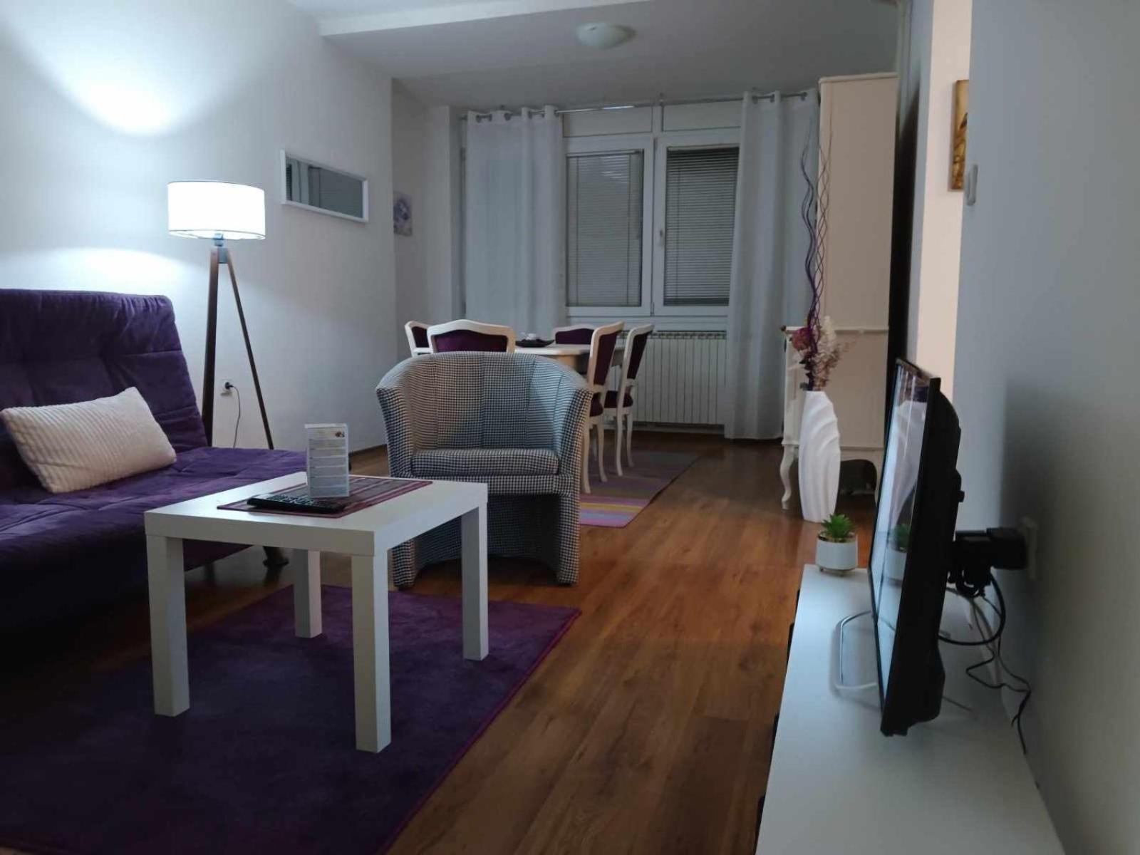 Lovely Square Apartment Purple Velvet Scopia Exterior foto