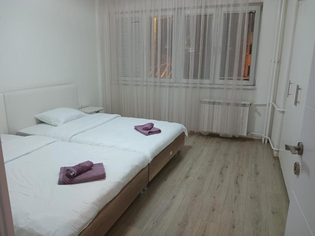 Lovely Square Apartment Purple Velvet Scopia Cameră foto